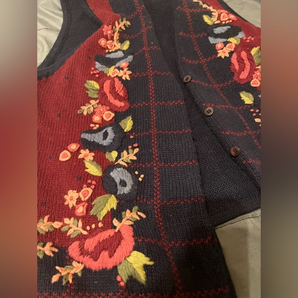 Lucia Embroidered Floral Sweater Vest Medium Vintage Cottagecore Knit Button - Picture 5 of 9